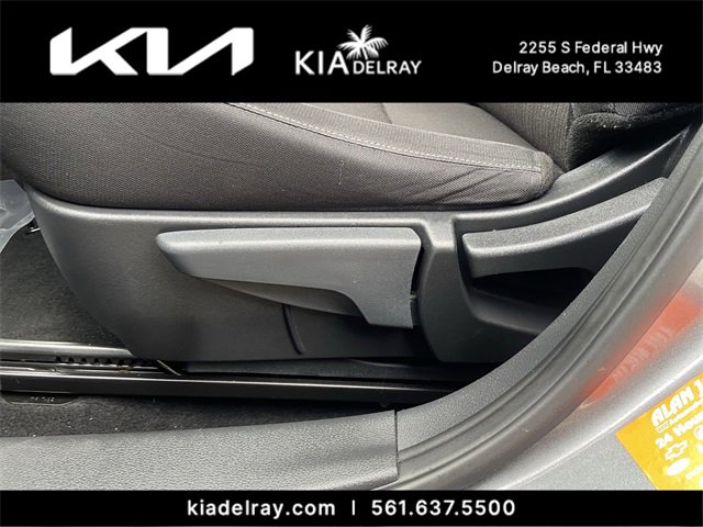 Used 2022 Nissan Sentra SV w/ Trunk Package image 16