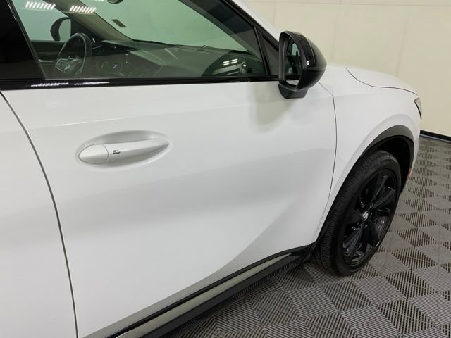 Used 2023 Buick Envision Essence w/ Sport Touring Package AWD/4WD image 9