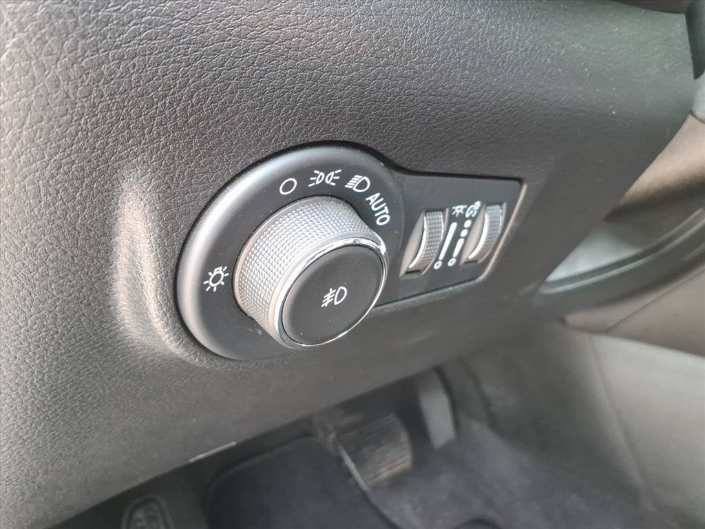 Used 2025 Jeep Compass Limited AWD/4WD image 21