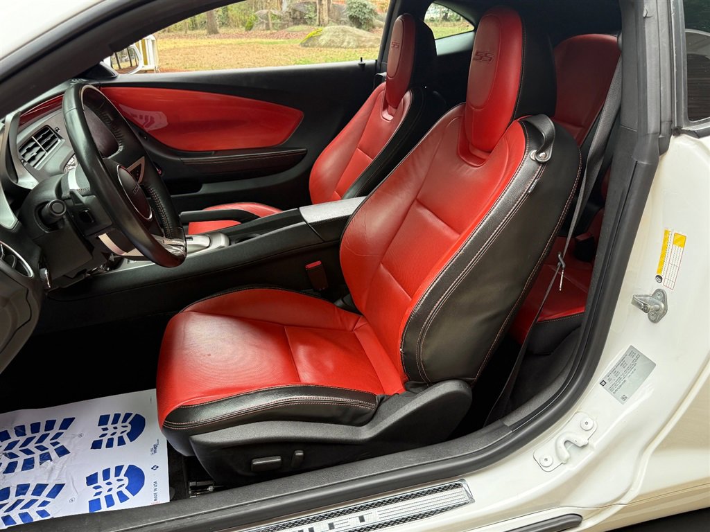 Used 2010 Chevrolet Camaro SS w/ RS Package RWD image 43