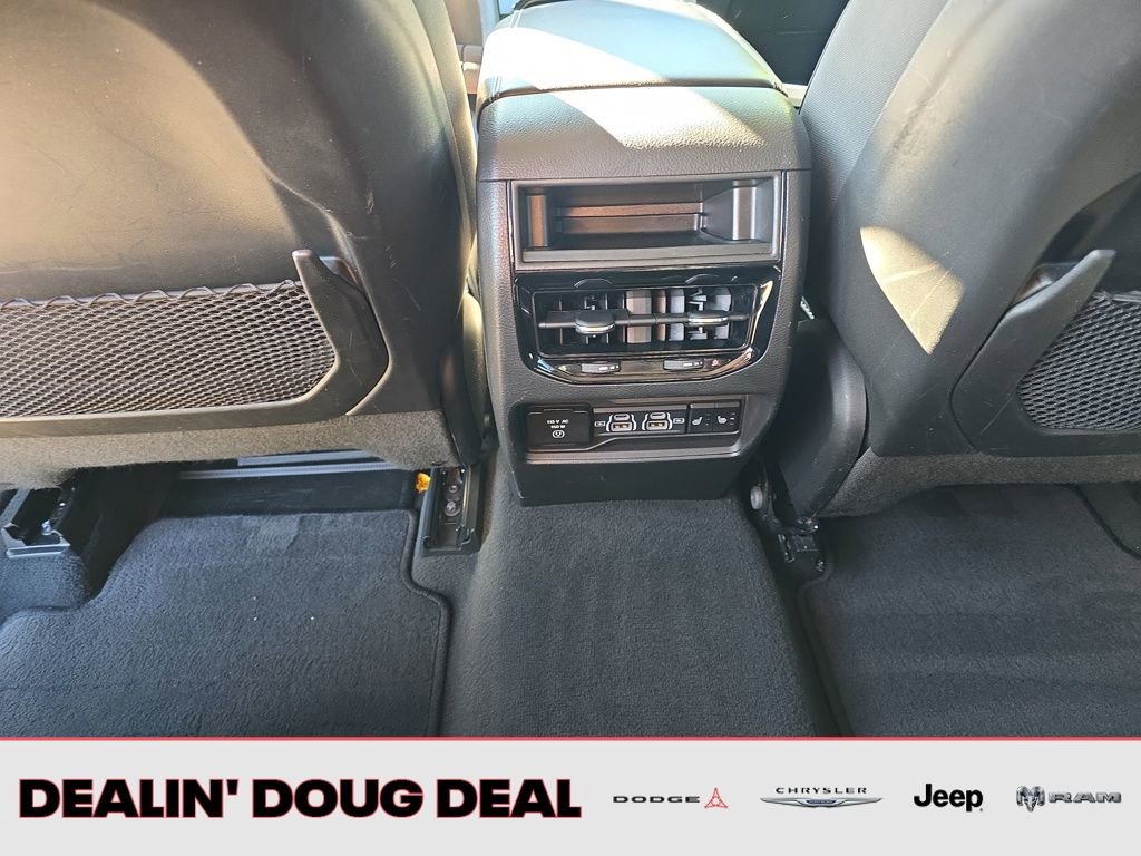 Used 2023 Jeep Grand Cherokee Limited image 28