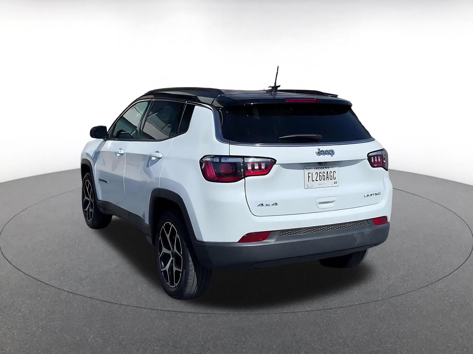 Used 2025 Jeep Compass Limited AWD/4WD image 11