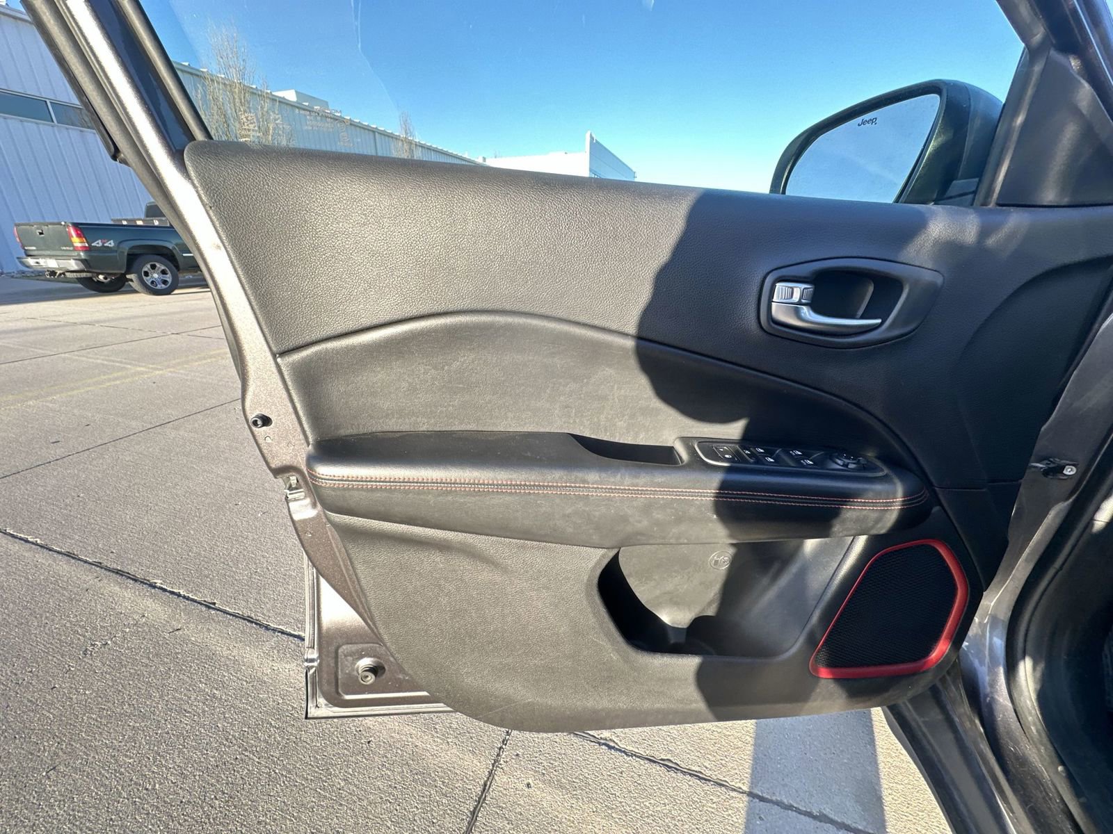 Used 2020 Jeep Compass Trailhawk AWD/4WD image 22