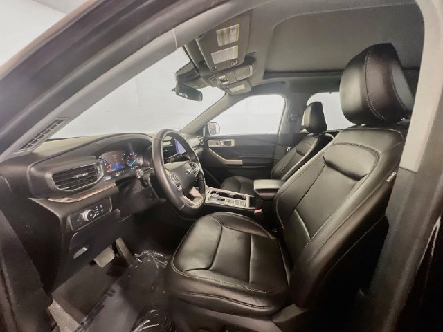 Used 2022 Ford Explorer Limited w/ Equipment Group 301A RWD image 15