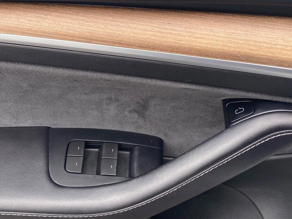 Used 2023 Tesla Model 3 Standard Range image 18