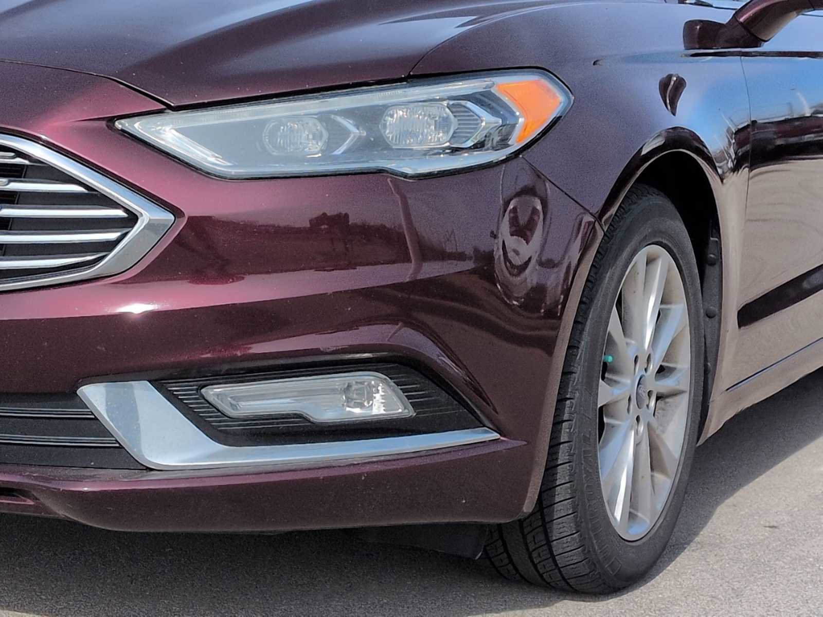 Used 2017 Ford Fusion SE image 11