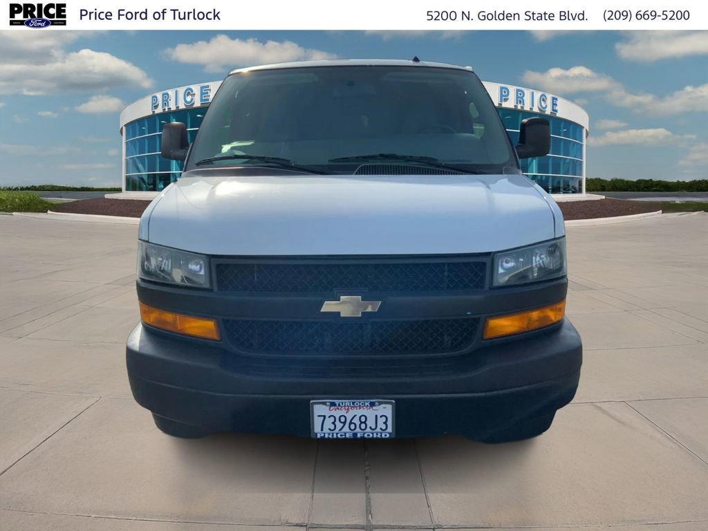Used 2018 Chevrolet Express 2500 image 2