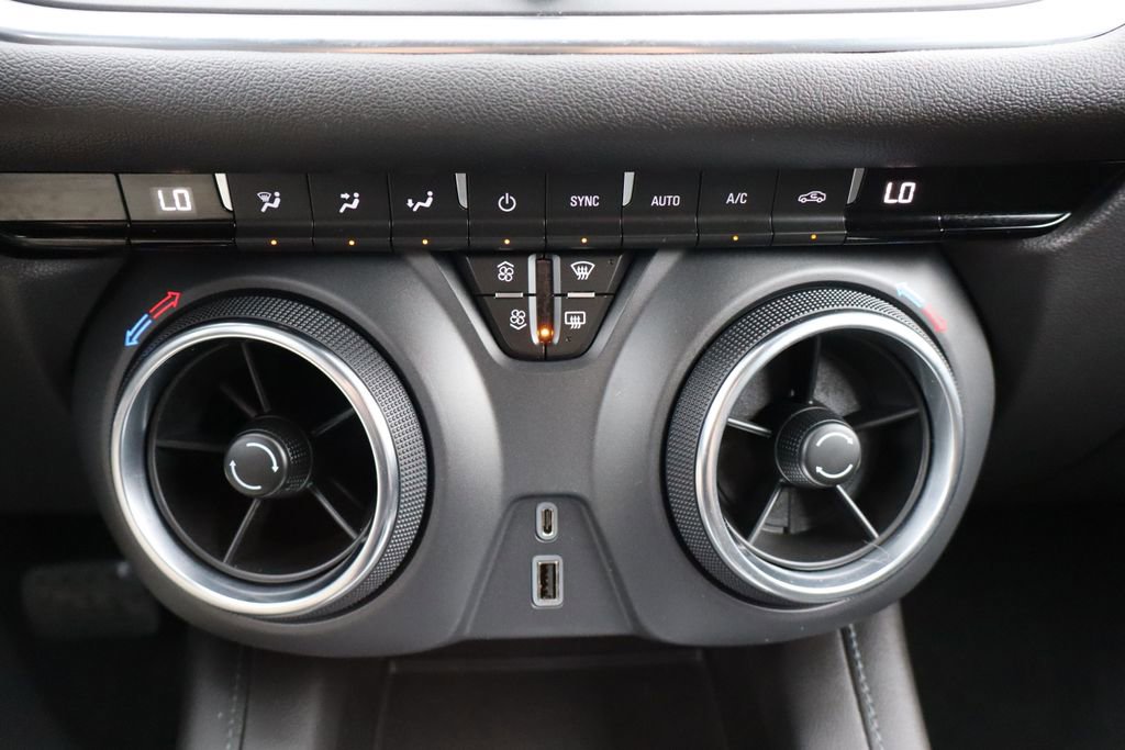 Used 2021 Chevrolet Blazer LT image 21