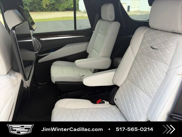 New 2026 Cadillac Escalade Platinum Sport w/ LPO, ONYX Package AWD/4WD image 12