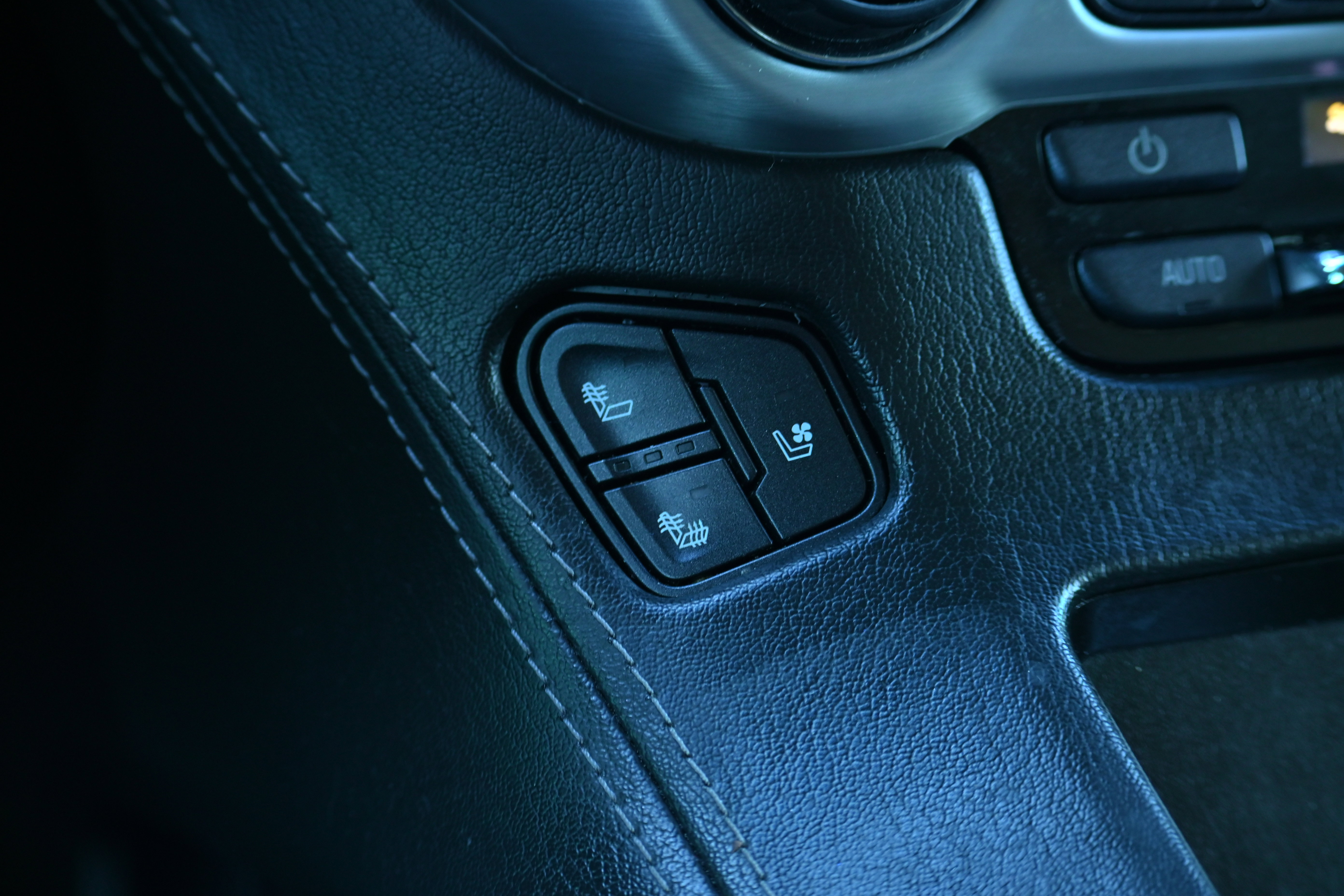 Used 2019 GMC Yukon SLT w/ Open Road Package image 30