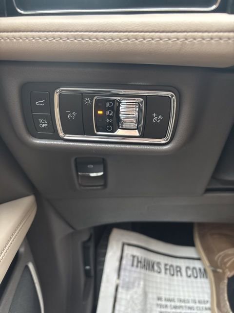 Used 2023 Lincoln Nautilus Reserve w/ Equipment Group 201A image 16