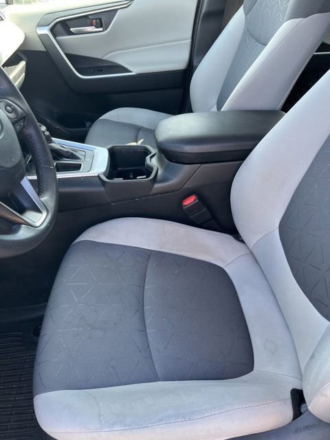 Used 2023 Toyota RAV4 XLE w/ Convenience Package image 12