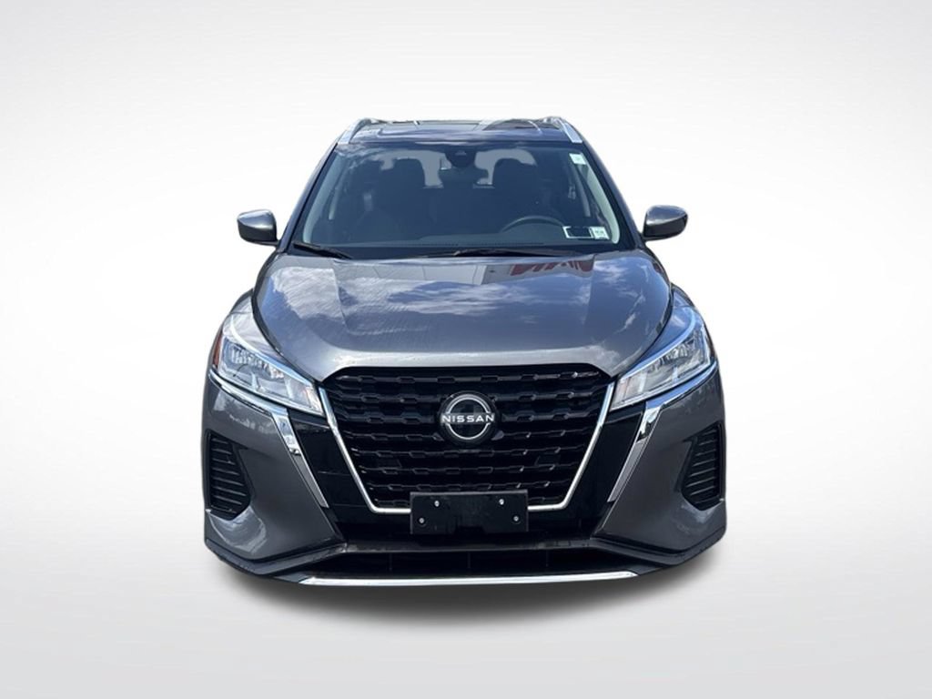 Used 2023 Nissan Kicks SV FWD image 2