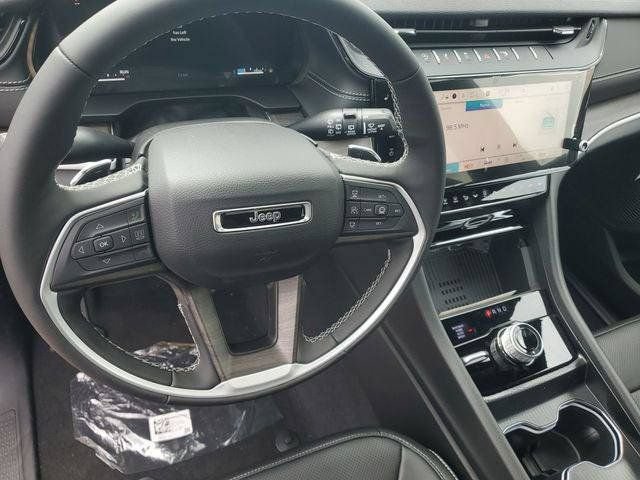 New 2026 Jeep Grand Cherokee L Limited w/ Luxury Tech Group II AWD/4WD image 20