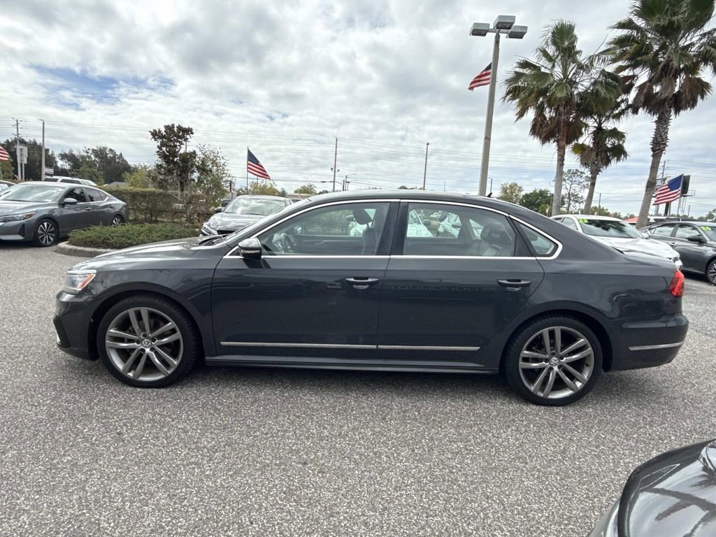Used 2016 Volkswagen Passat 1.8T R-Line w/ R-Line Lighting Package image 7