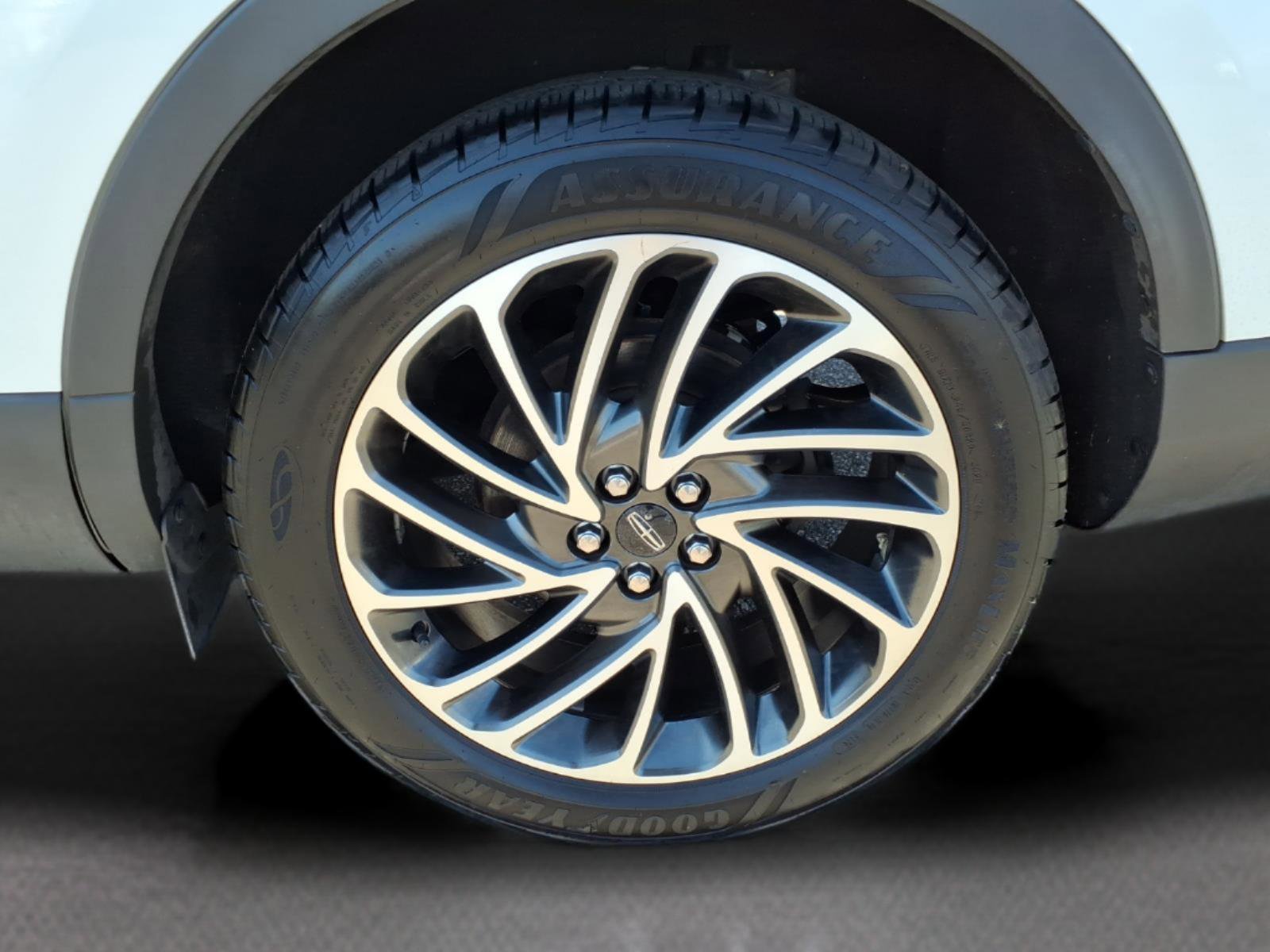 Certified 2020 Lincoln Nautilus Reserve image 17