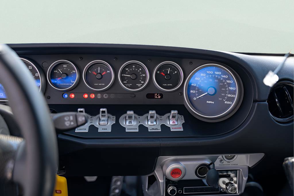 Used 2006 Ford GT RWD image 30