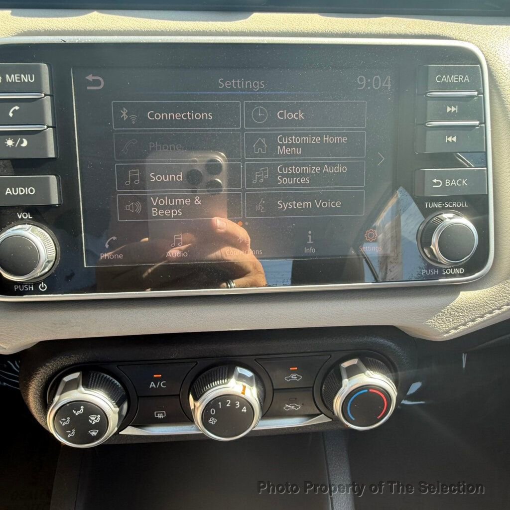 Used 2021 Nissan Versa SV FWD image 33
