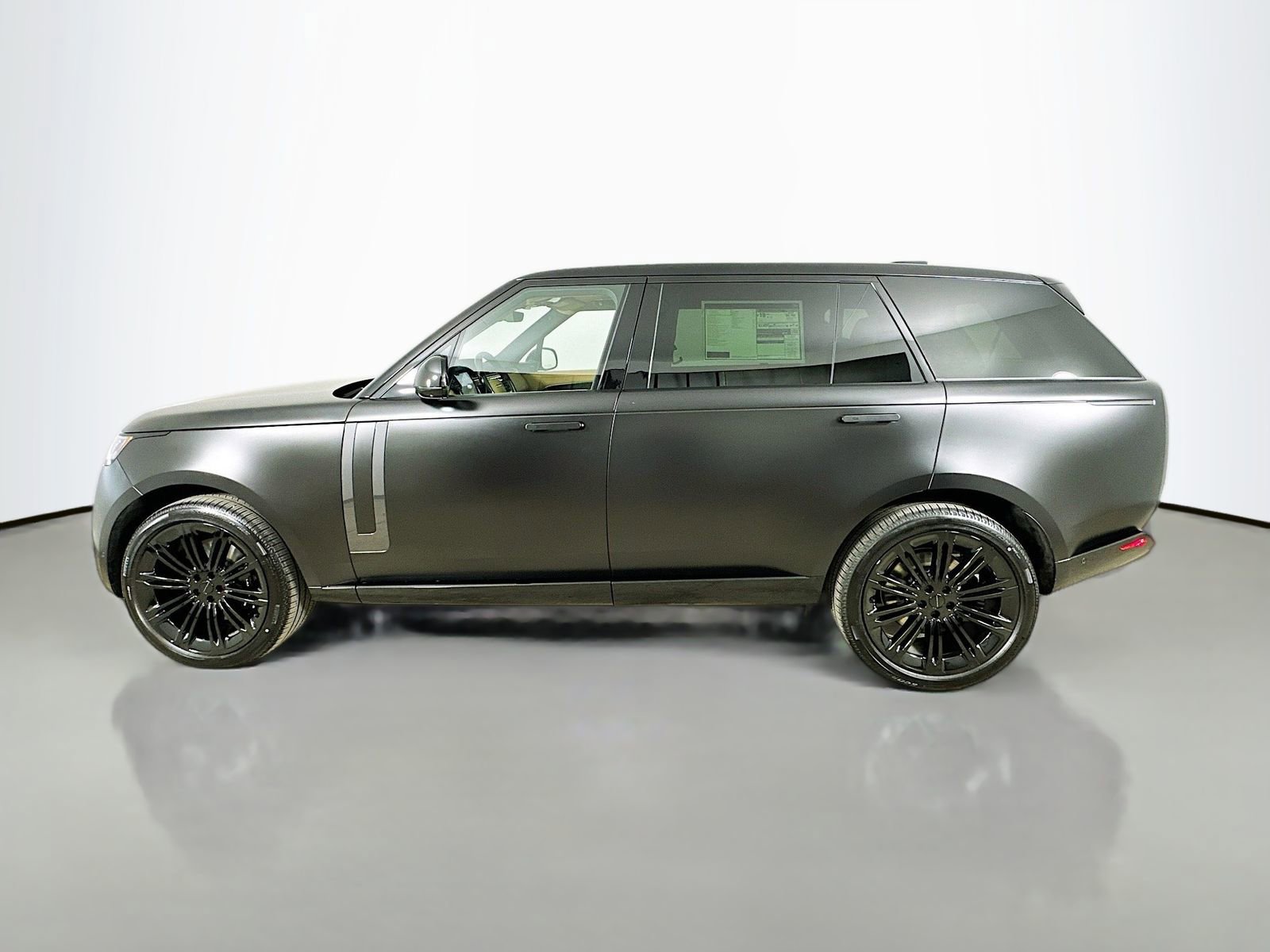New 2026 Land Rover Range Rover Long Wheelbase SE AWD/4WD image 8