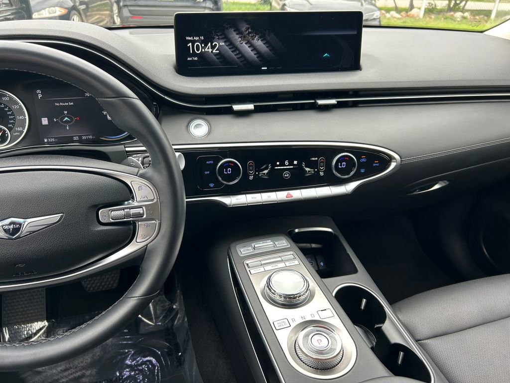 Used 2025 Genesis GV70 2.5T image 17