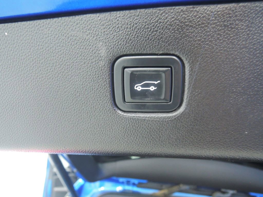 Used 2021 Chevrolet Blazer RS w/ Driver Confidence II Package FWD image 33