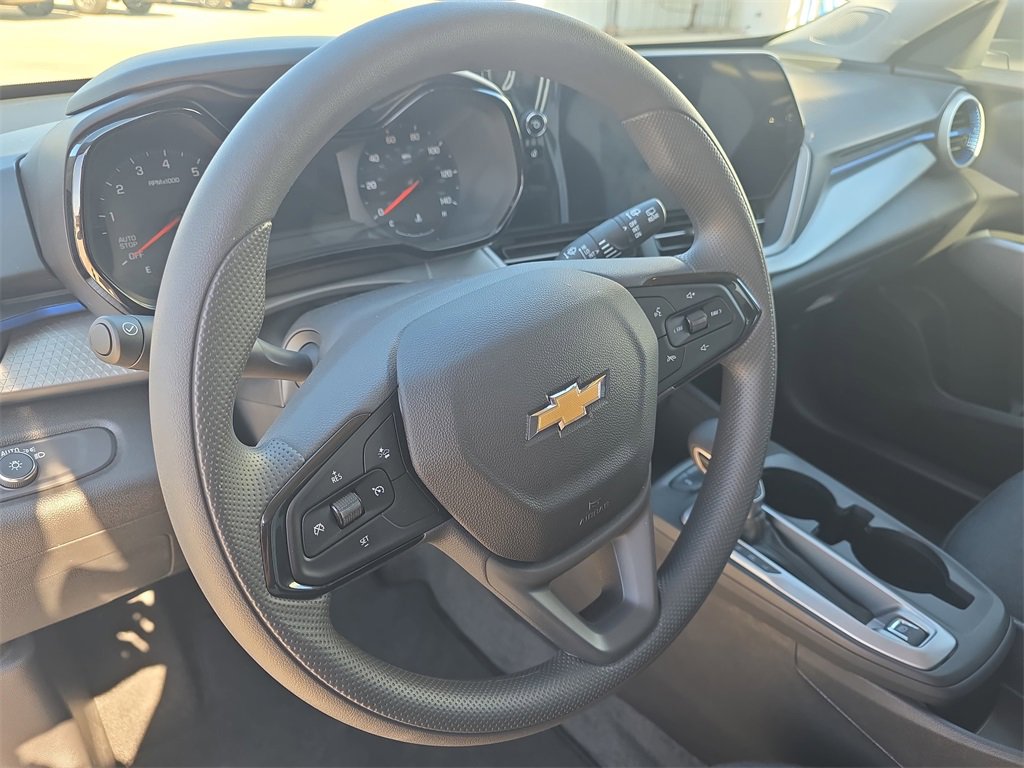 Used 2025 Chevrolet Trax LS image 16