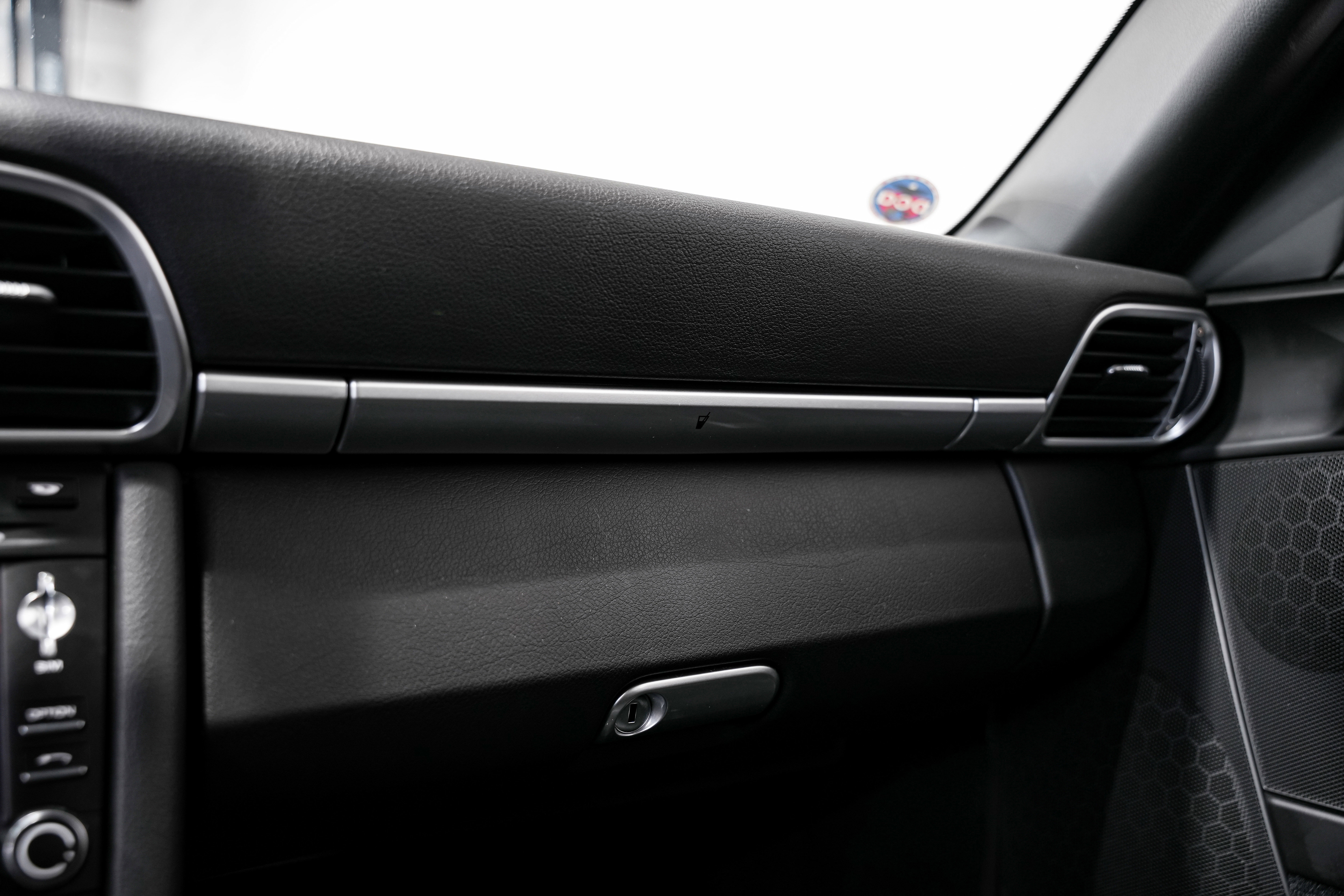 Used 2011 Porsche 911 Carrera 4S image 15