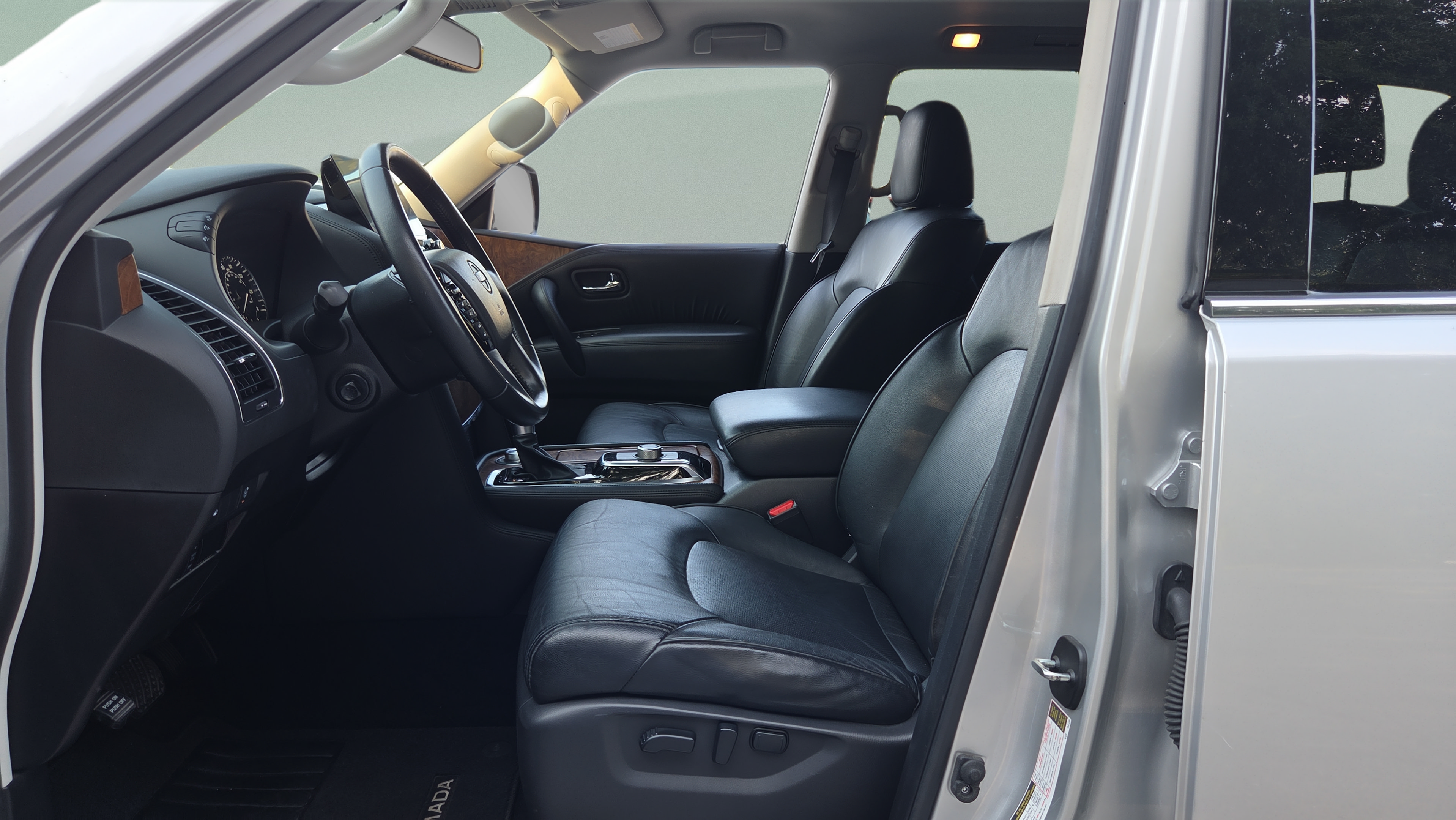 Used 2022 Nissan Armada SL AWD/4WD image 9