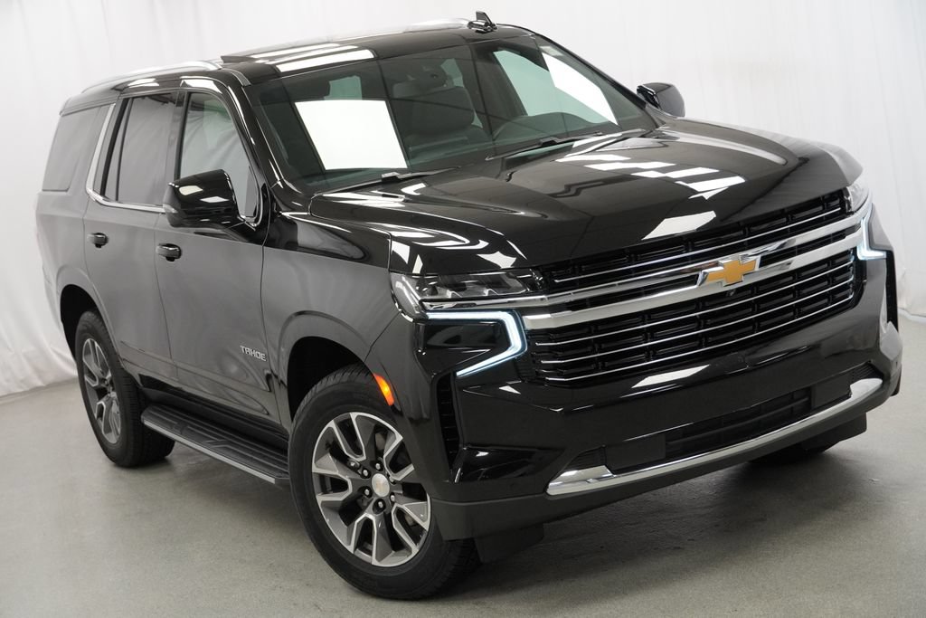 Used 2022 Chevrolet Tahoe LT w/ Luxury Package AWD/4WD image 3