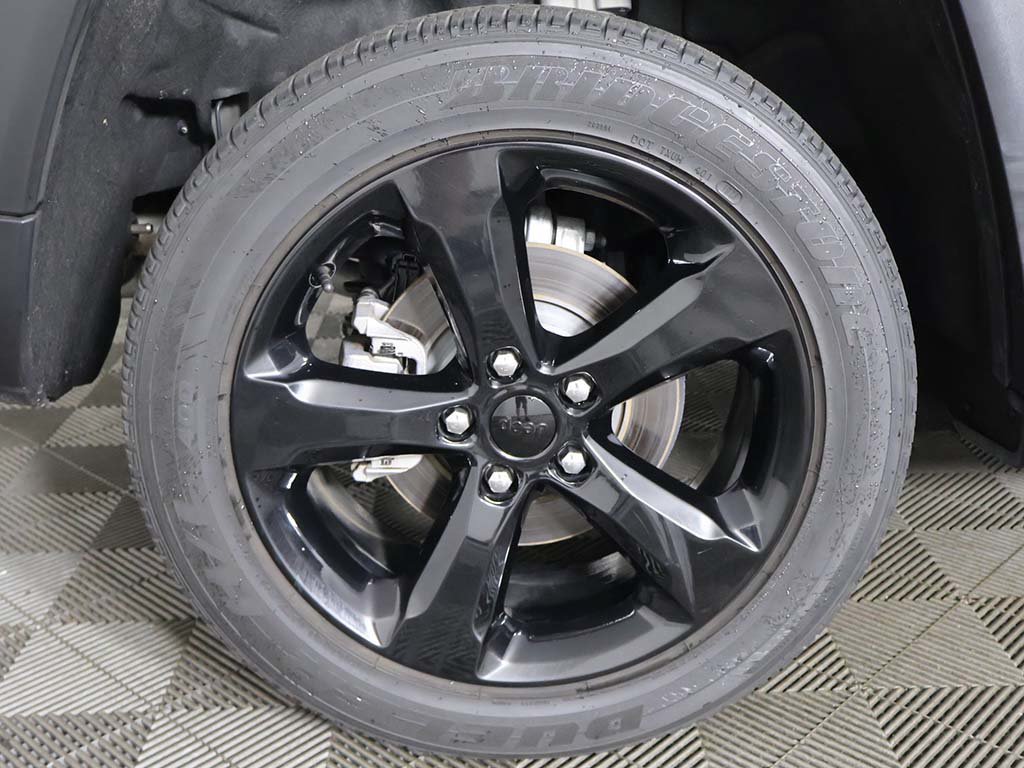 Used 2023 Jeep Grand Cherokee Altitude AWD/4WD image 21