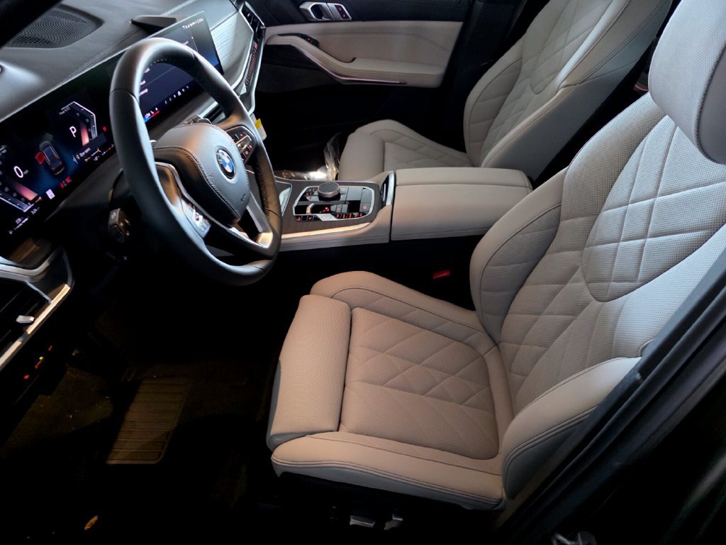 New 2026 BMW X5 xDrive40i w/ Premium Package AWD/4WD image 7