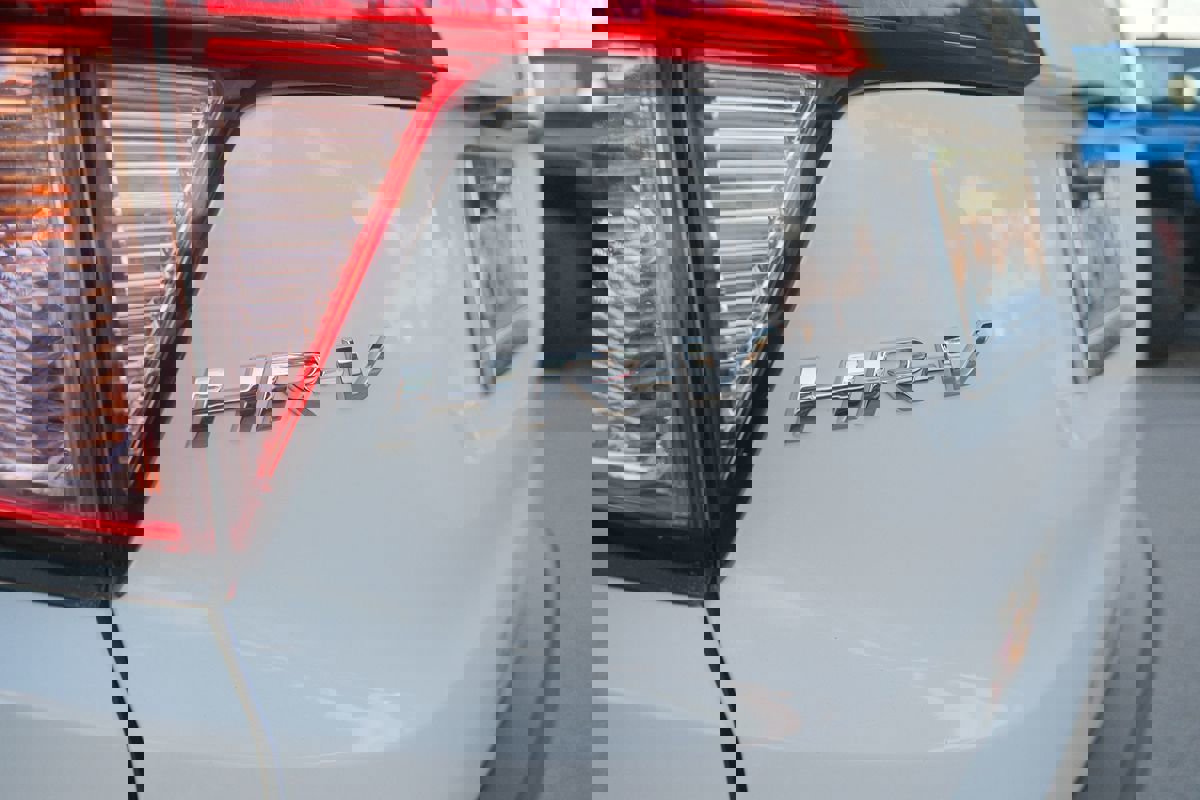 Used 2017 Honda HR-V LX image 42