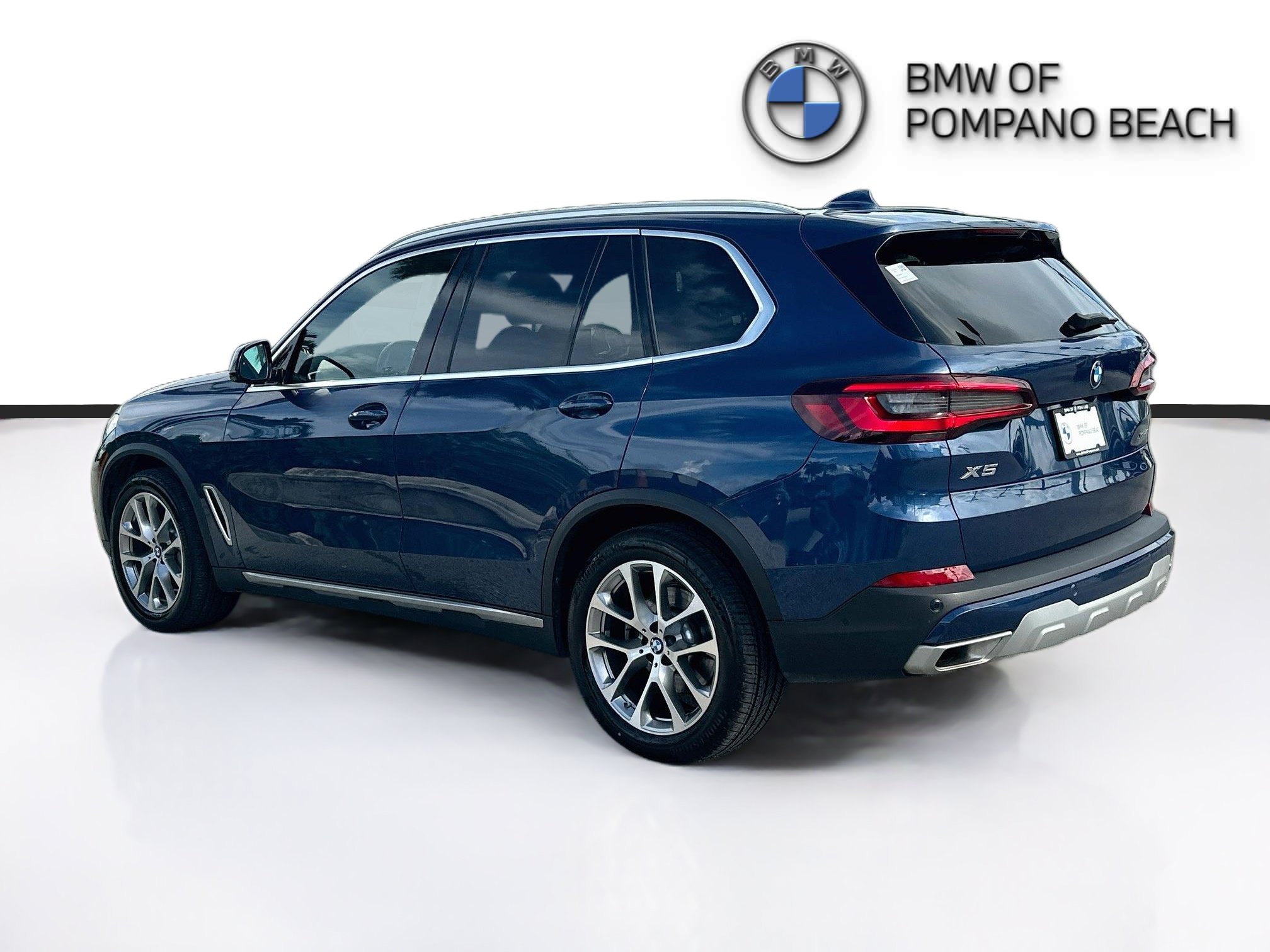 Used 2023 BMW X5 xDrive40i w/ Premium Package AWD/4WD image 5