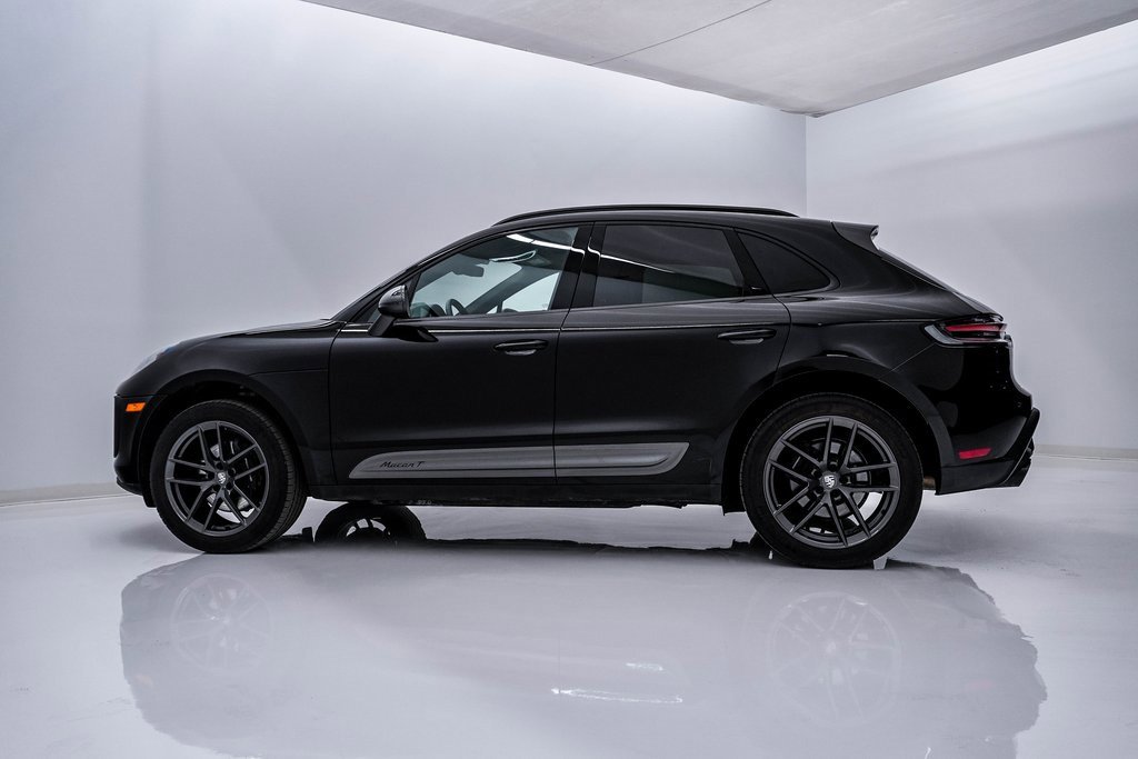 Certified 2023 Porsche Macan Turbo video 2