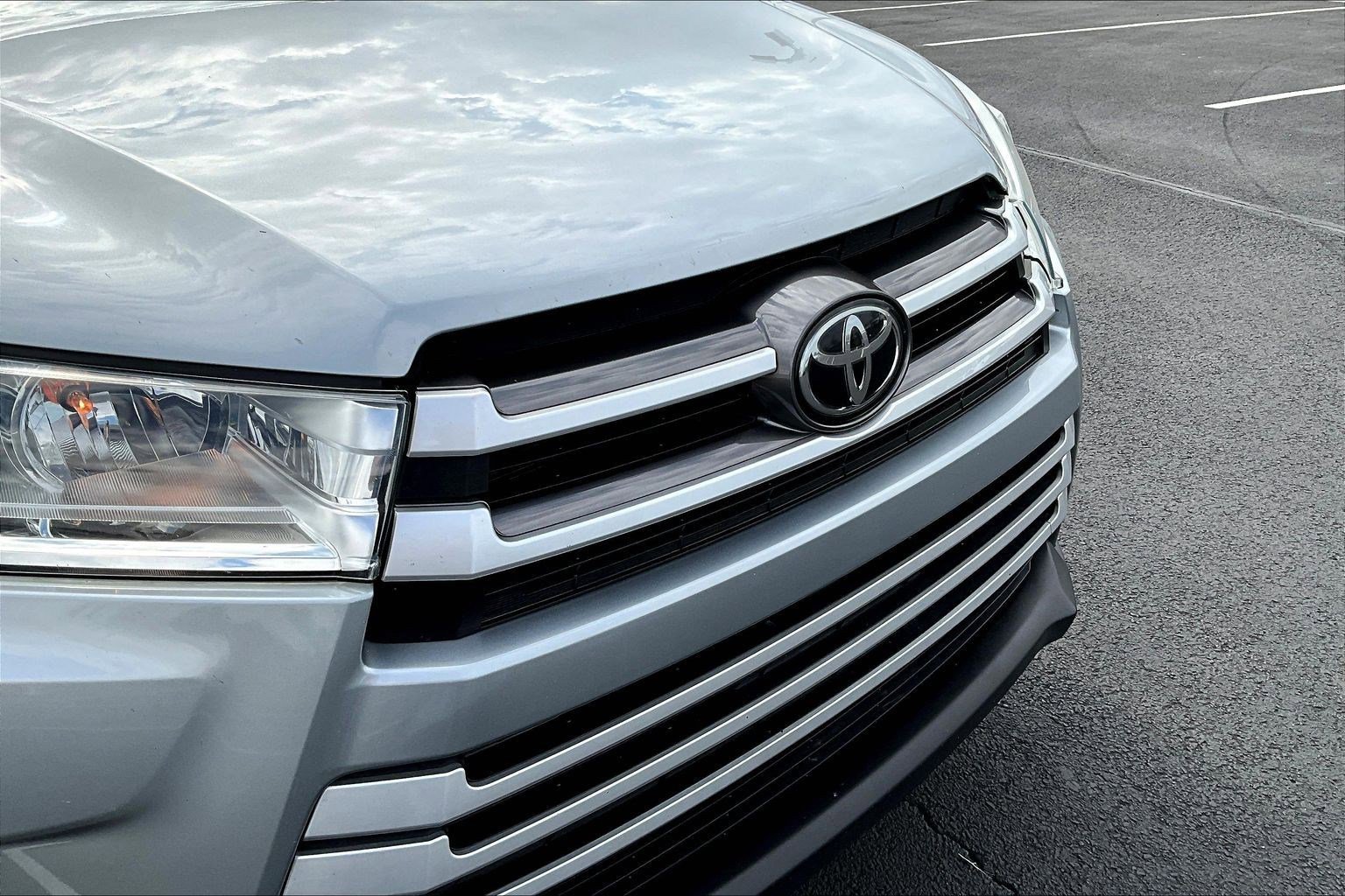 Used 2019 Toyota Highlander XLE image 34