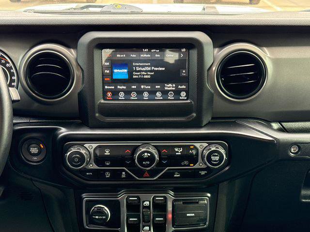 Certified 2021 Jeep Gladiator Willys image 16