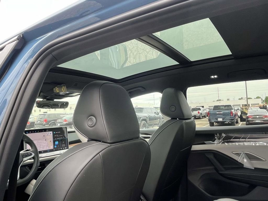 New 2026 Volkswagen Tiguan SEL R-Line AWD/4WD image 11