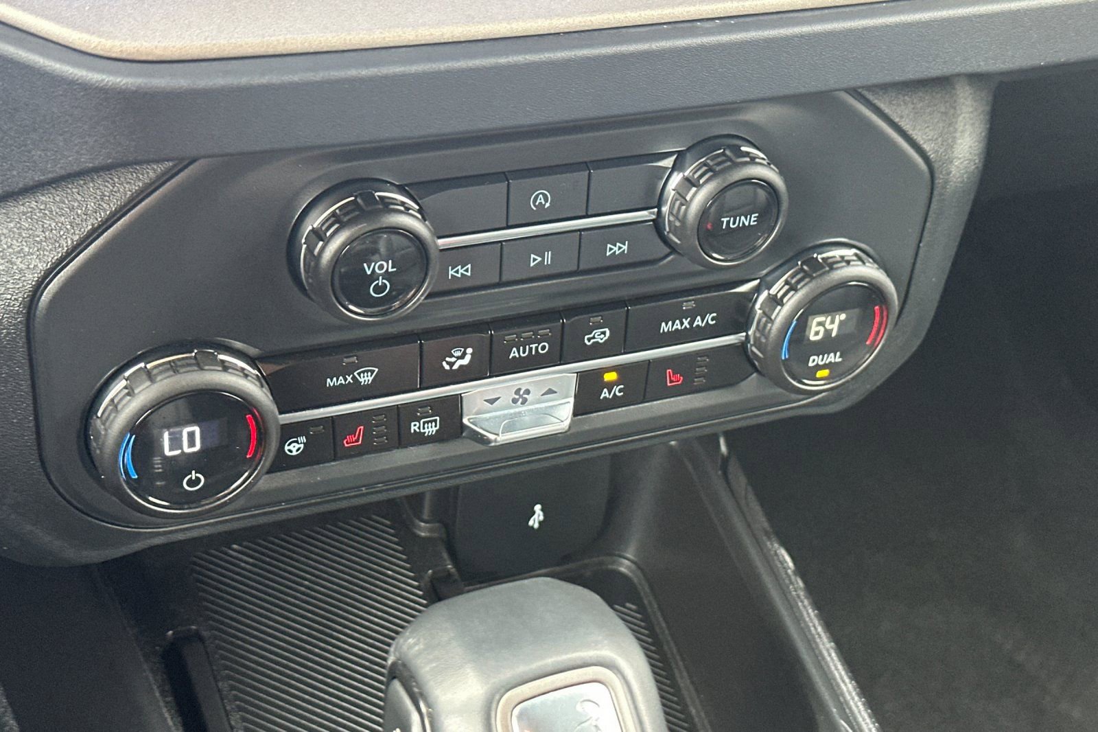 Used 2025 Ford Bronco Outer Banks image 21