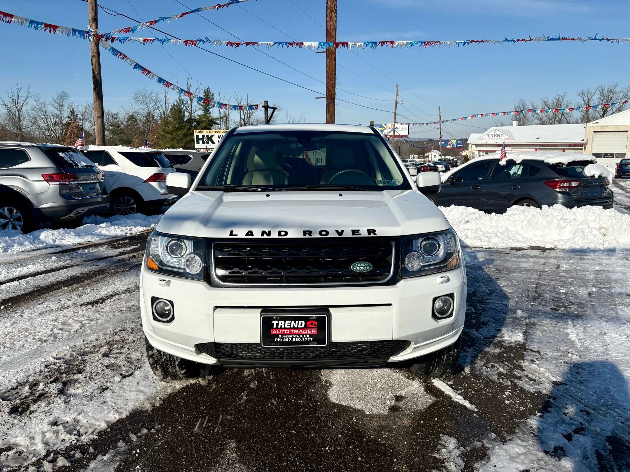 Used 2015 Land Rover LR2 image 8