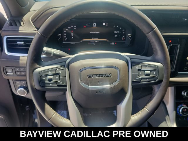 Used 2022 GMC Yukon XL Denali AWD/4WD image 32