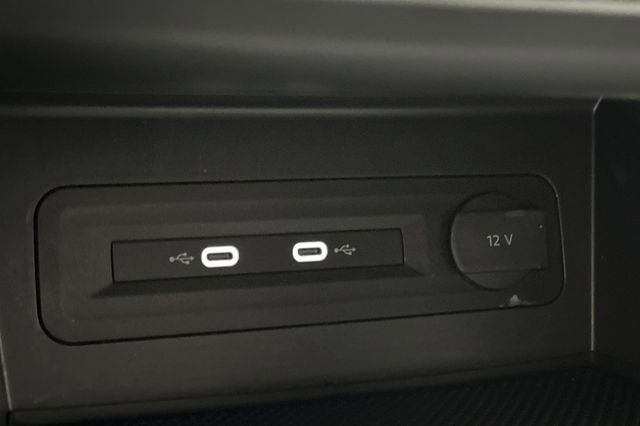 Certified 2023 Volkswagen Atlas Cross Sport SE FWD image 36