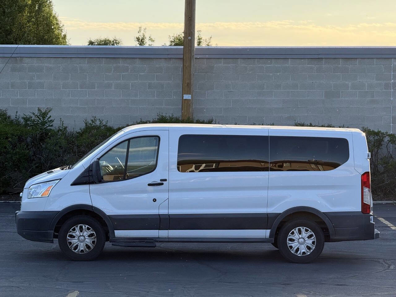 Used 2019 Ford Transit 150 XLT RWD image 8