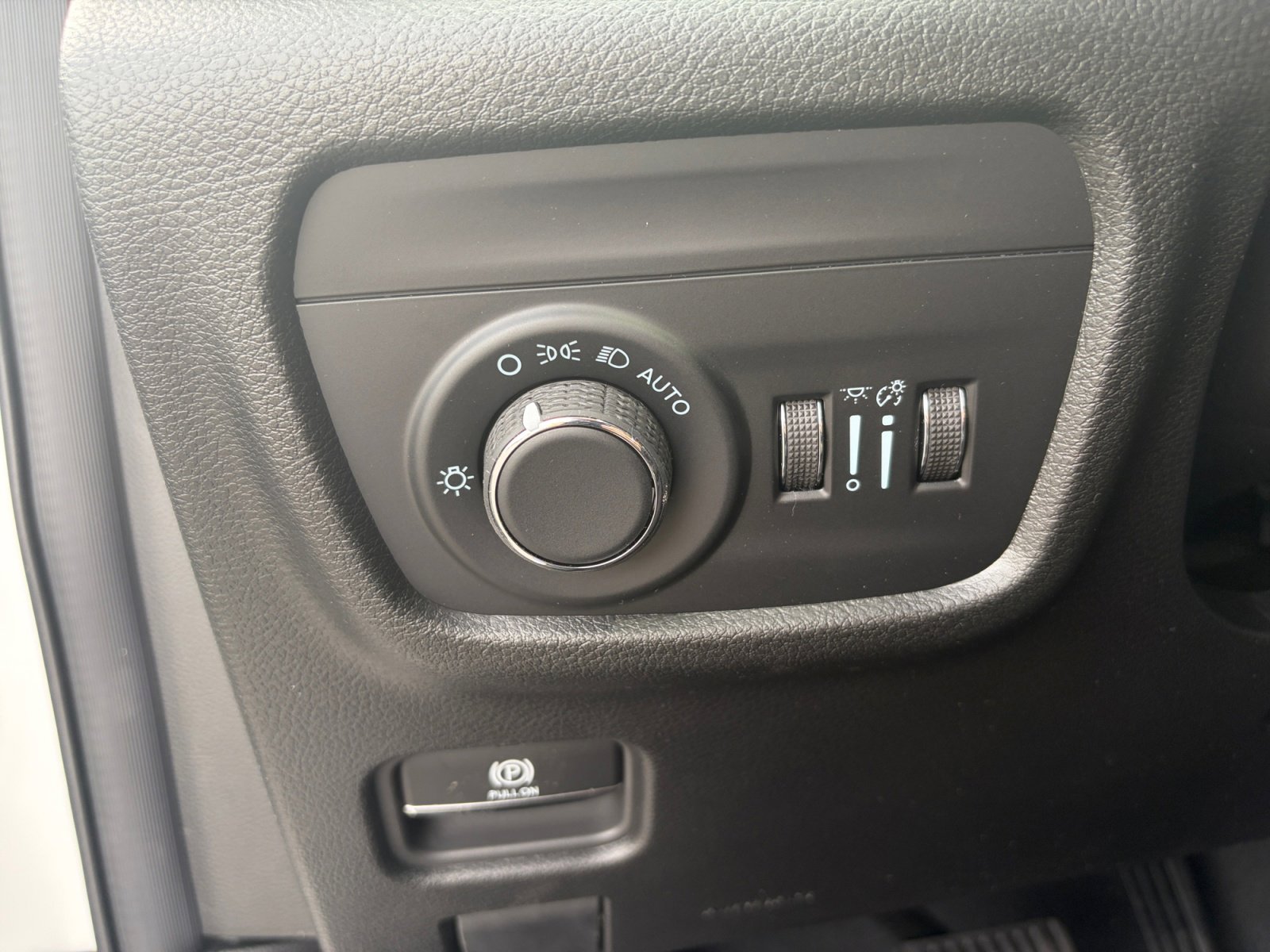 New 2026 Jeep Grand Cherokee Laredo AWD/4WD image 17