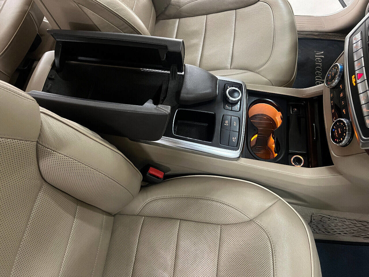 Used 2014 Mercedes-Benz GL 550 4MATIC image 86