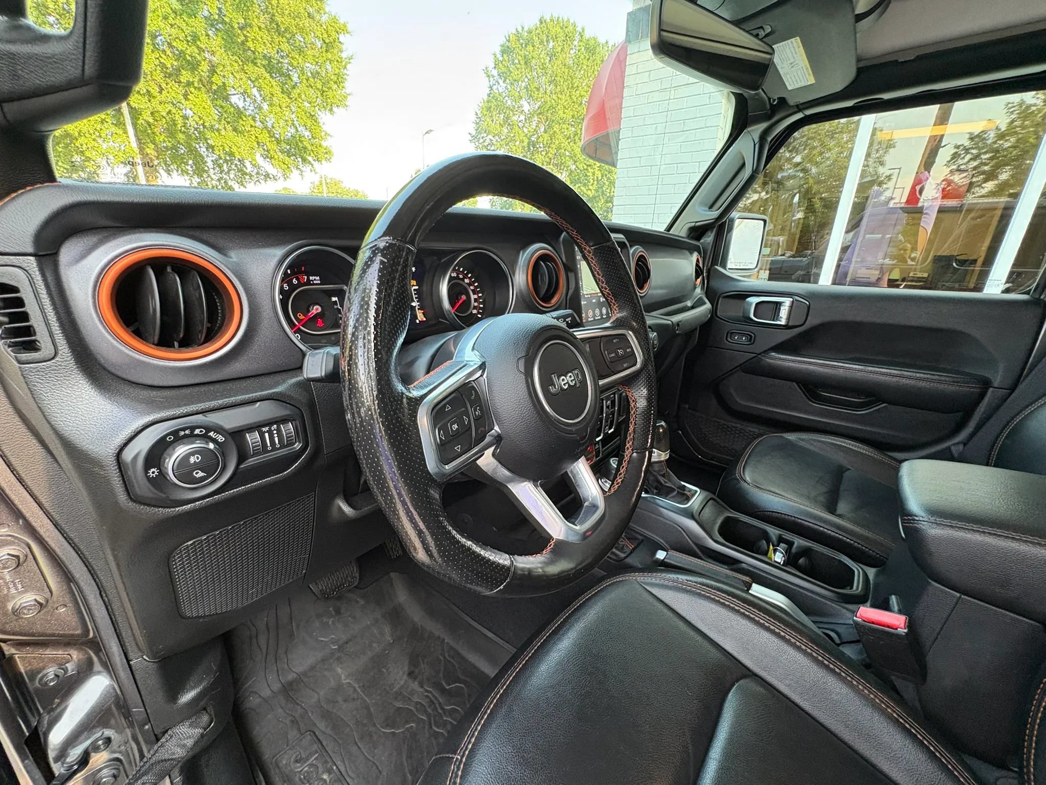 Used 2022 Jeep Gladiator Mojave w/ Cold Weather Group AWD/4WD image 29