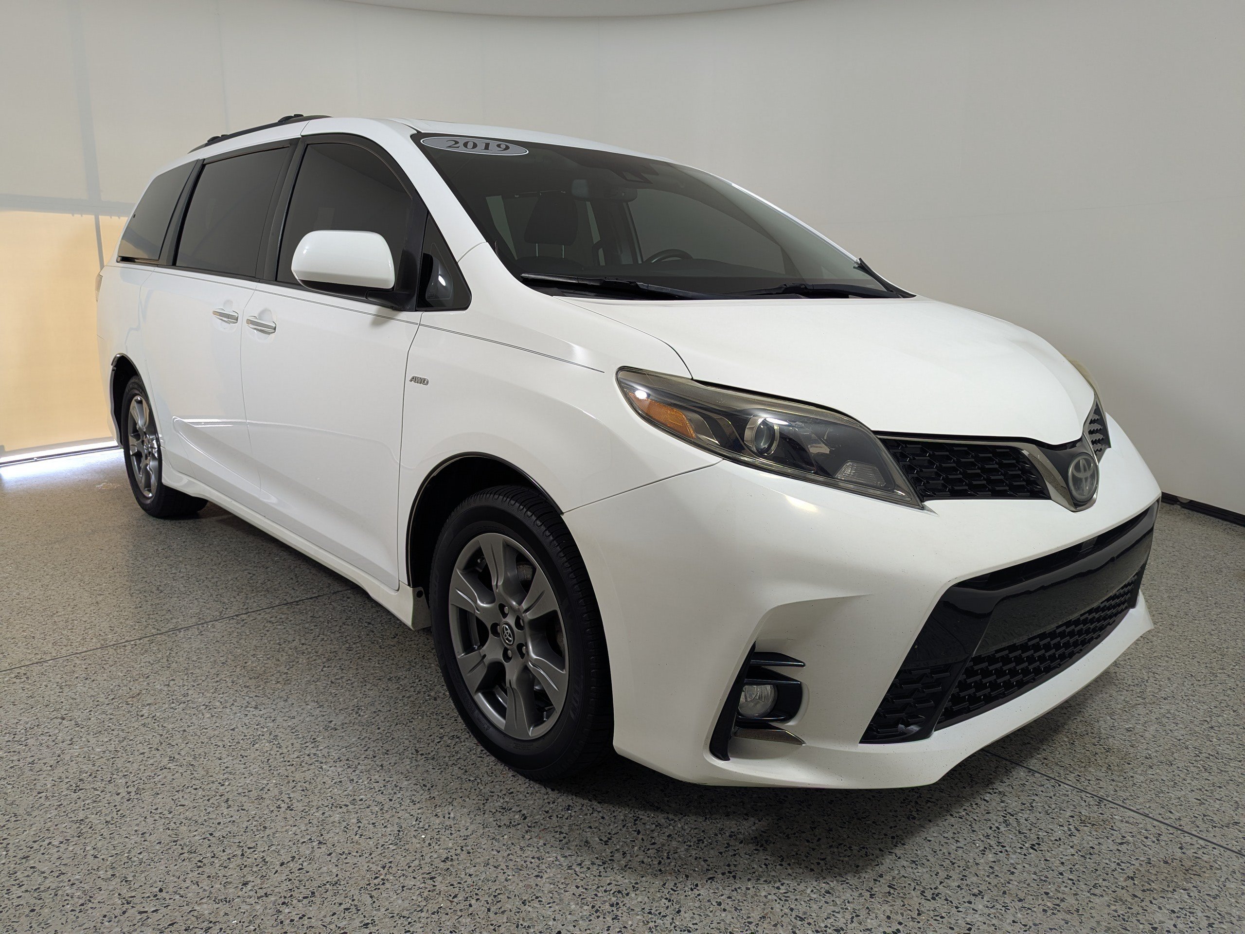 Used 2019 Toyota Sienna SE w/ SE Preferred Package