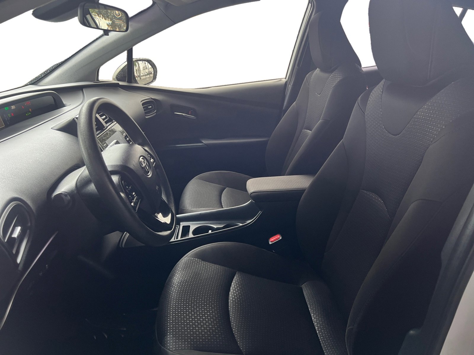 Used 2021 Toyota Prius LE w/ Carpet Mat Package (TMS) image 9