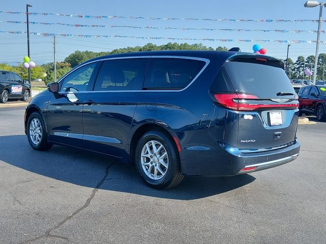 Used 2023 Chrysler Pacifica Touring-L FWD image 5