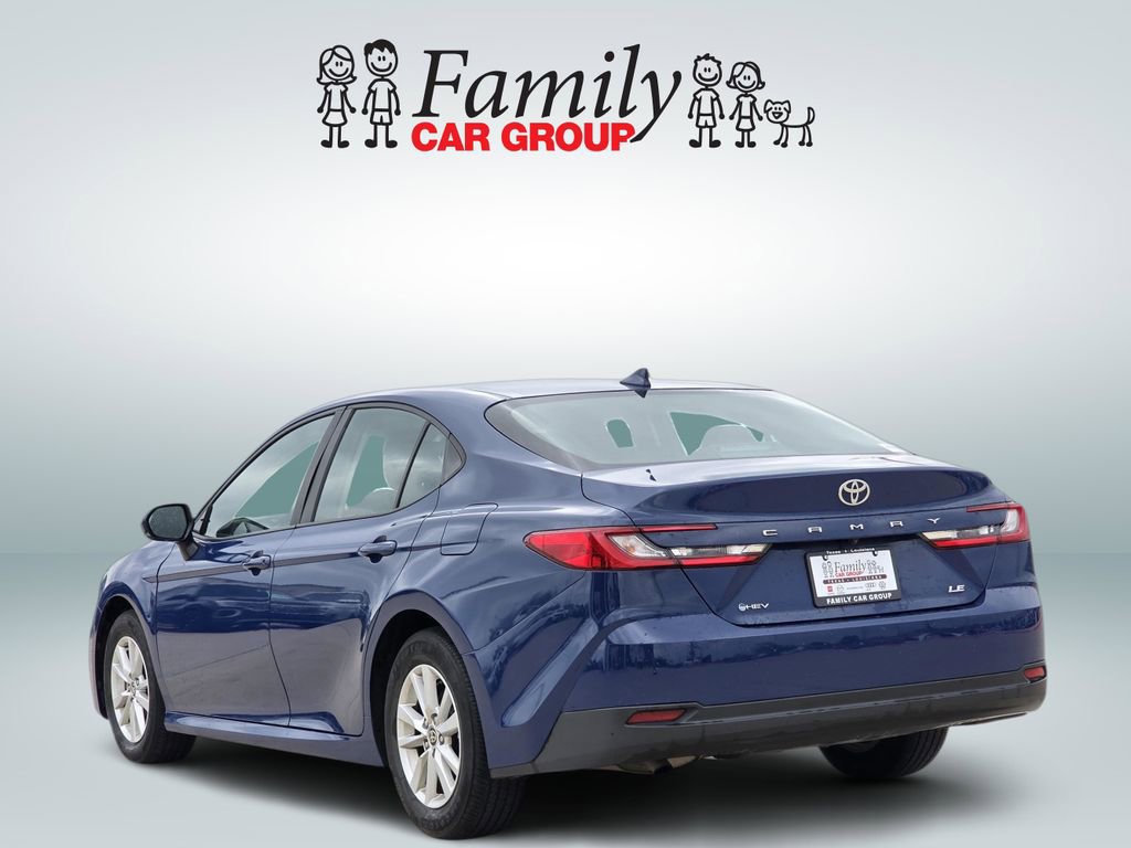 Used 2025 Toyota Camry LE image 3