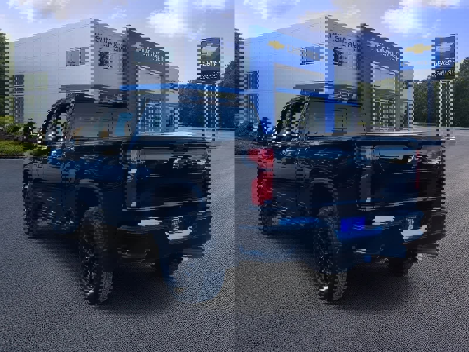 Certified 2025 Chevrolet Silverado 2500 High Country w/ Midnight Edition image 4